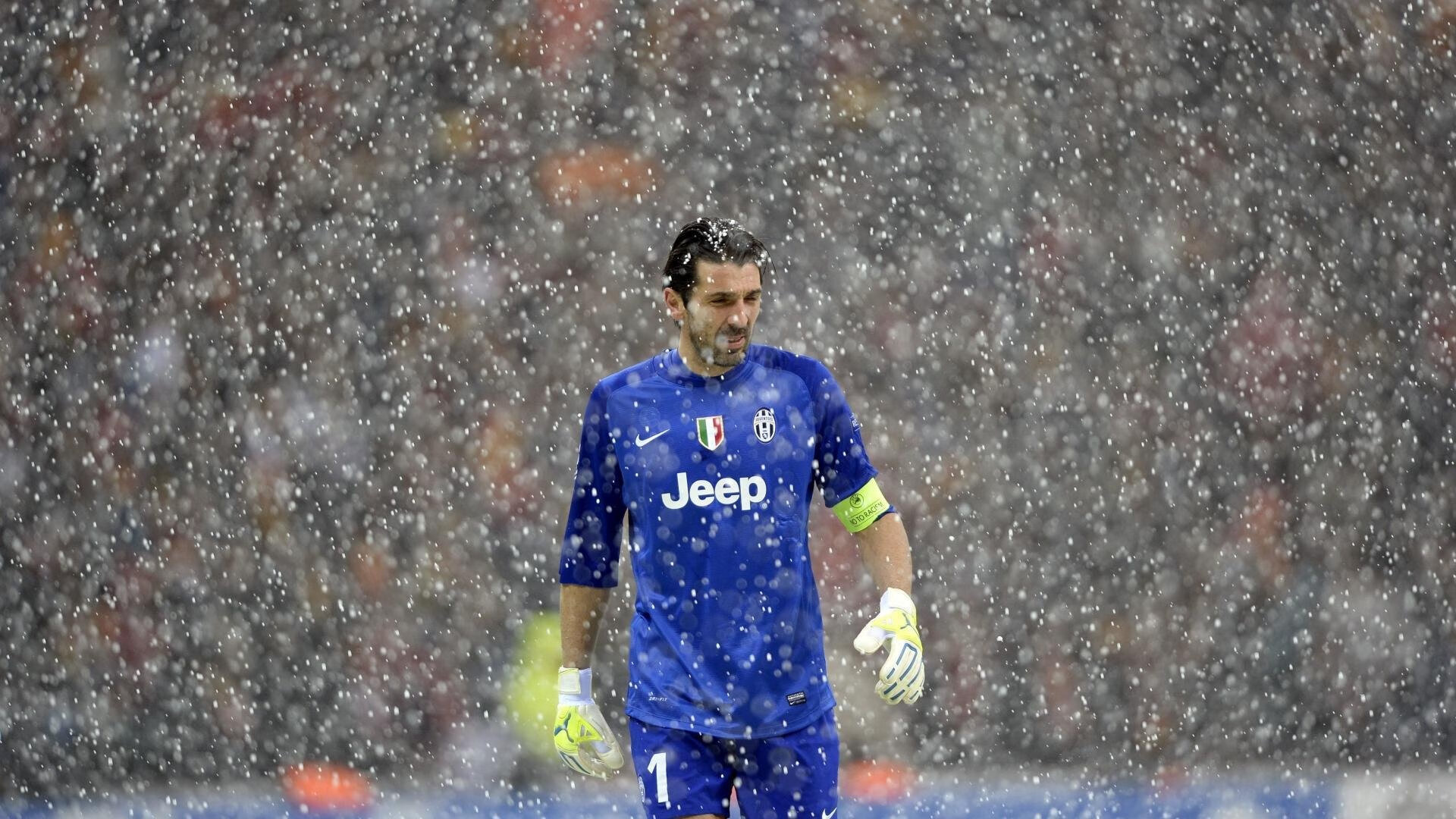 梅西七夺金球奖创历史 足坛传奇再添辉煌篇章