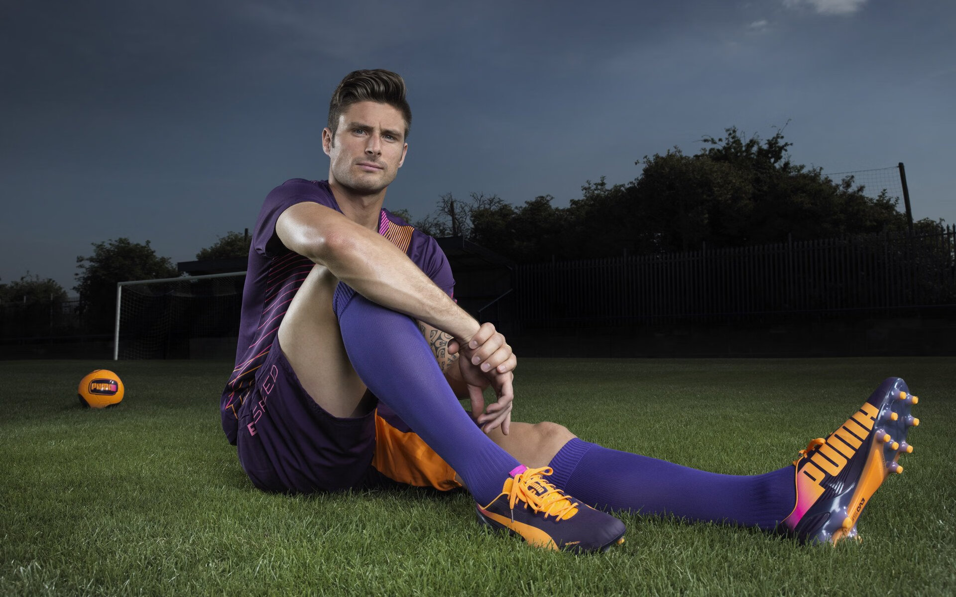 传奇谢幕！足球巨星李明举行盛大退役仪式